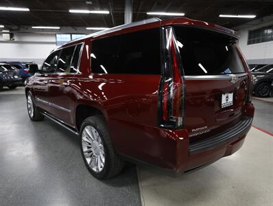 2018 Cadillac Escalade ESV Platinum 4X4   - Photo 12 - Addison, IL 60101