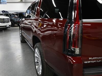 2018 Cadillac Escalade ESV Platinum 4X4   - Photo 13 - Addison, IL 60101