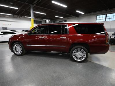 2018 Cadillac Escalade ESV Platinum 4X4   - Photo 14 - Addison, IL 60101