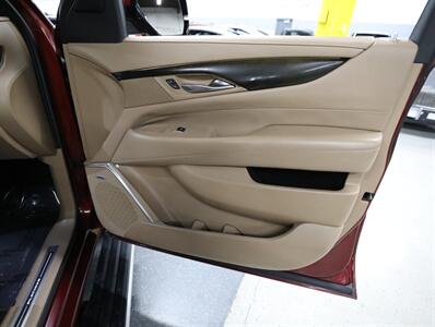 2018 Cadillac Escalade ESV Platinum 4X4   - Photo 16 - Addison, IL 60101