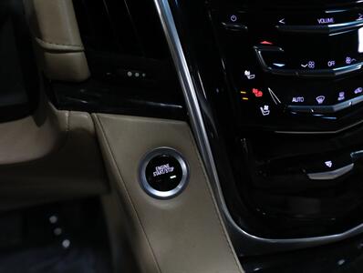 2018 Cadillac Escalade ESV Platinum 4X4   - Photo 42 - Addison, IL 60101