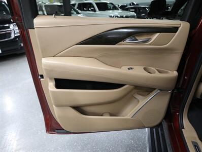 2018 Cadillac Escalade ESV Platinum 4X4   - Photo 30 - Addison, IL 60101