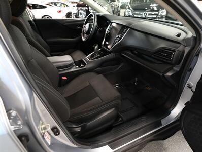 2020 Subaru Outback Premium   - Photo 17 - Addison, IL 60101