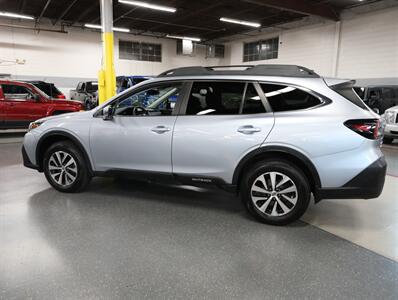 2020 Subaru Outback Premium   - Photo 15 - Addison, IL 60101