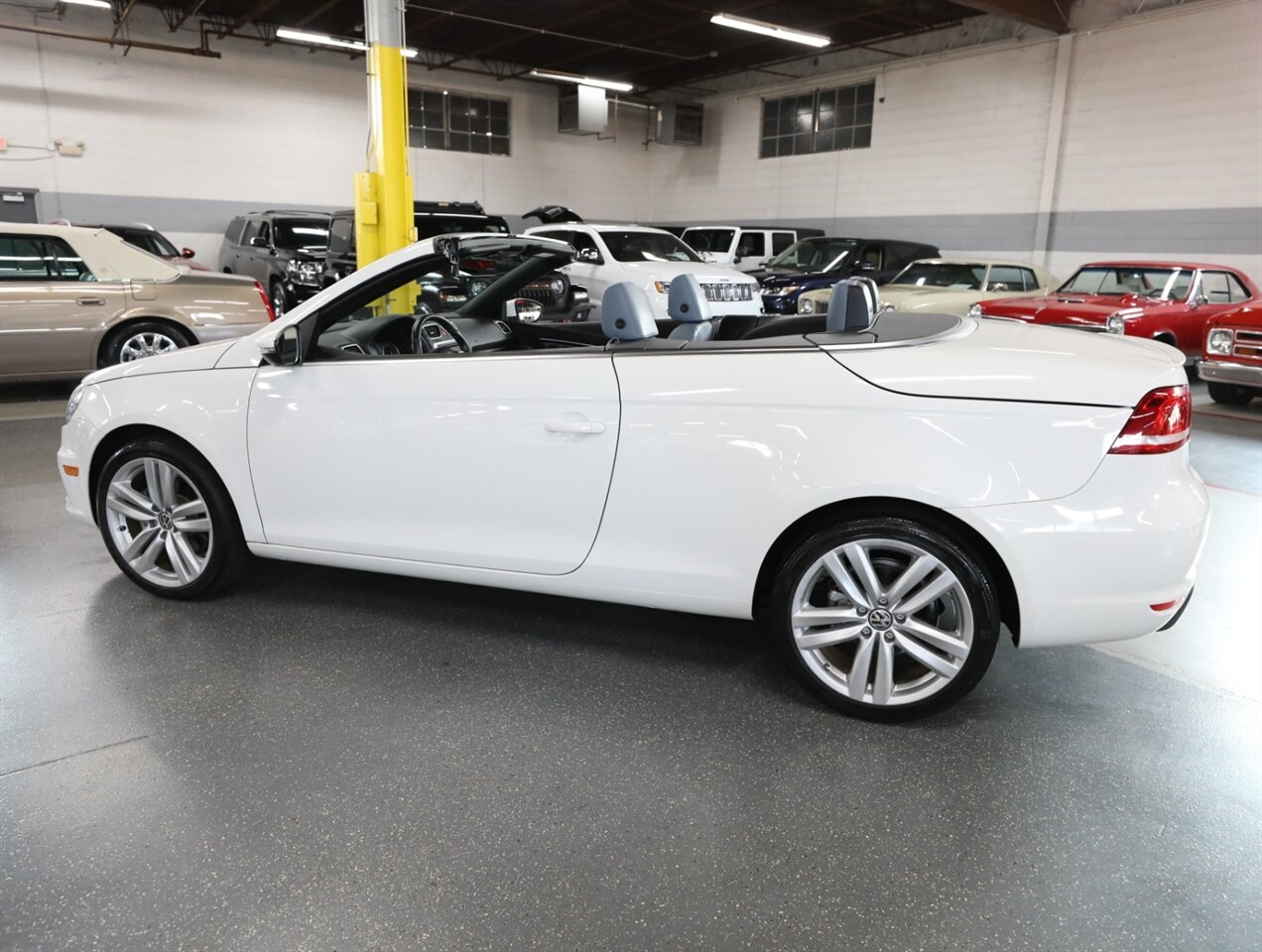 2014 Volkswagen Eos Executive SULEV - Photo 16 - Addison, IL 60101