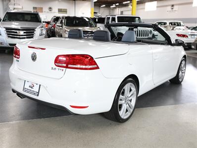 2014 Volkswagen Eos Executive SULEV - Photo 9 - Addison, IL 60101