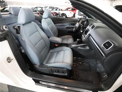 2014 Volkswagen Eos Executive SULEV - Photo 20 - Addison, IL 60101