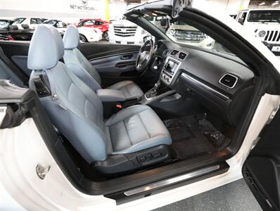 2014 Volkswagen Eos Executive SULEV - Photo 19 - Addison, IL 60101