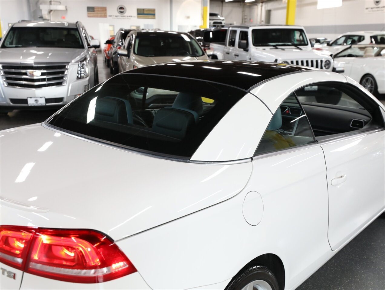 2014 Volkswagen Eos Executive SULEV - Photo 42 - Addison, IL 60101