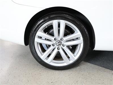 2014 Volkswagen Eos Executive SULEV - Photo 50 - Addison, IL 60101