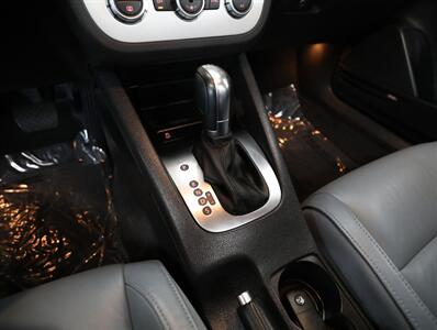2014 Volkswagen Eos Executive SULEV - Photo 29 - Addison, IL 60101