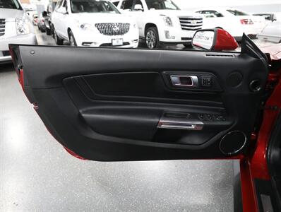 2020 Ford Mustang GT Premium - Photo 24 - Addison, IL 60101