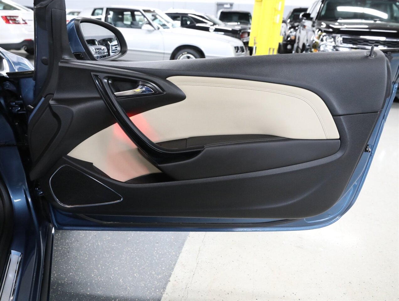 2016 Buick Cascada Premium - Photo 16 - Addison, IL 60101
