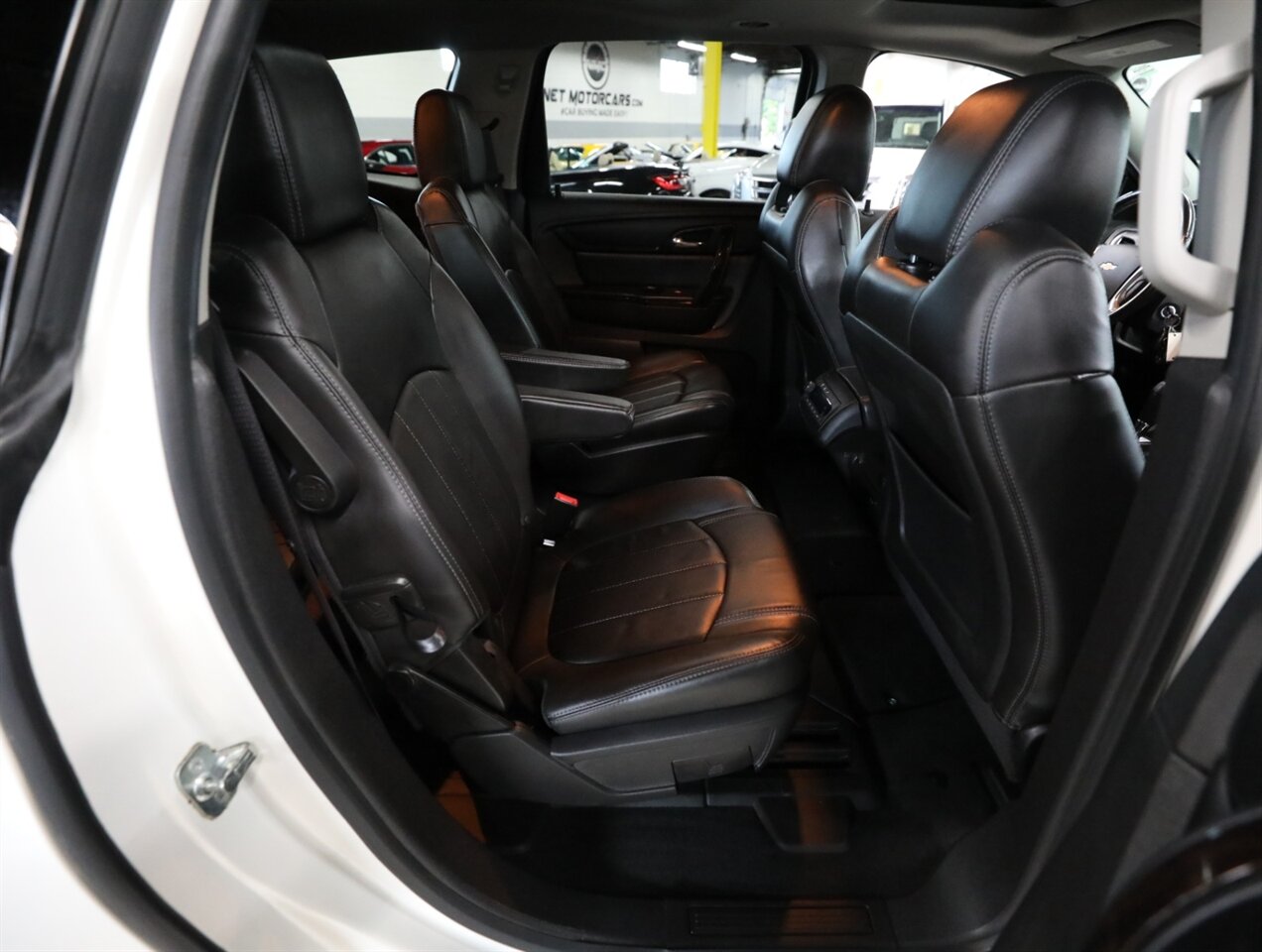 2015 Chevrolet Traverse LTZ AWD - Photo 22 - Addison, IL 60101