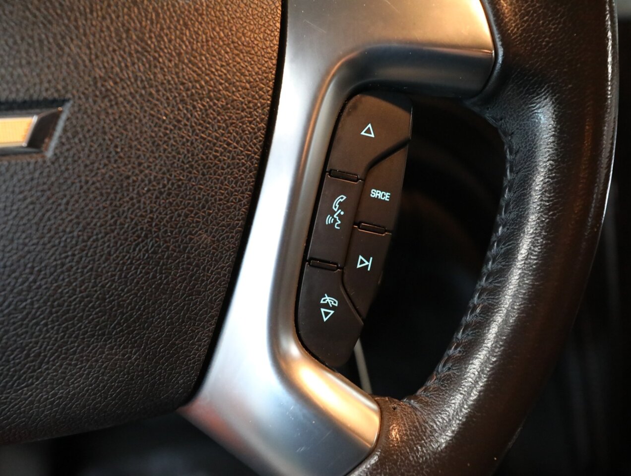 2015 Chevrolet Traverse LTZ AWD - Photo 44 - Addison, IL 60101