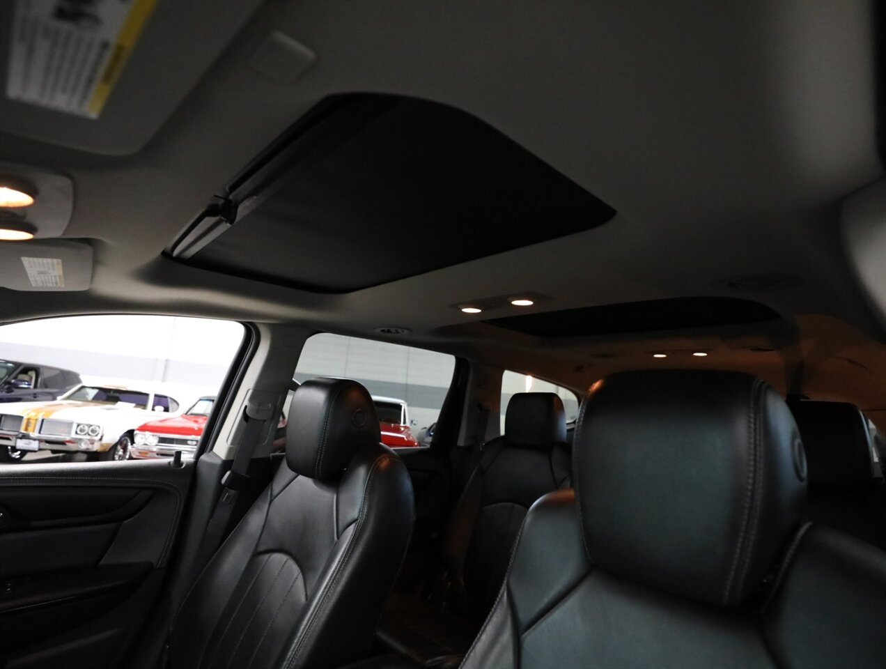 2015 Chevrolet Traverse LTZ AWD - Photo 37 - Addison, IL 60101