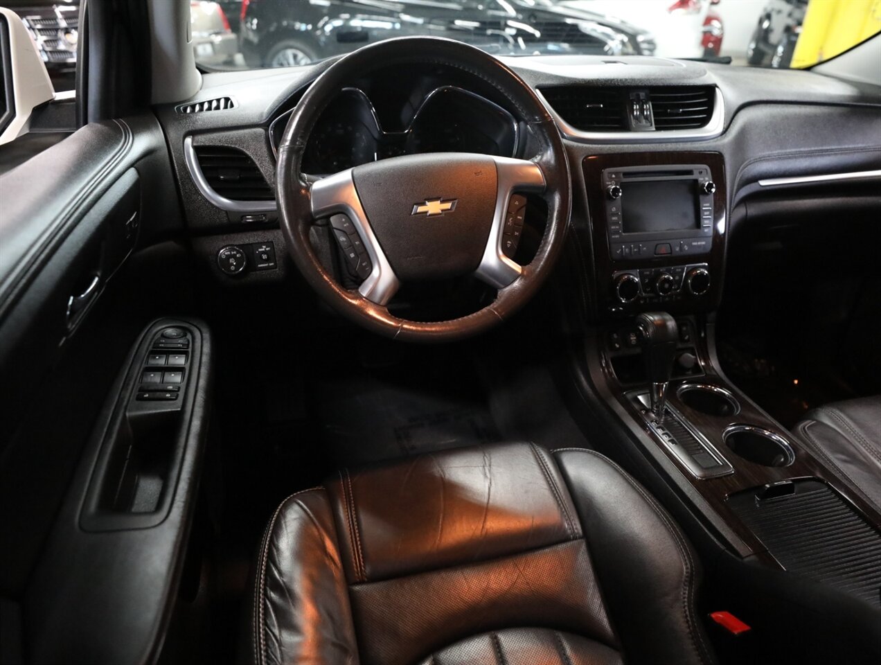 2015 Chevrolet Traverse LTZ AWD - Photo 32 - Addison, IL 60101