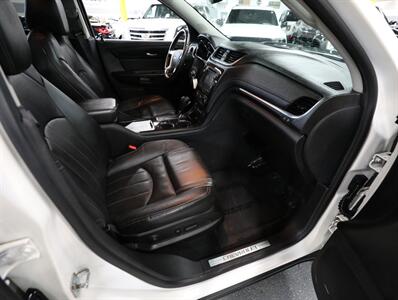 2015 Chevrolet Traverse LTZ AWD - Photo 18 - Addison, IL 60101