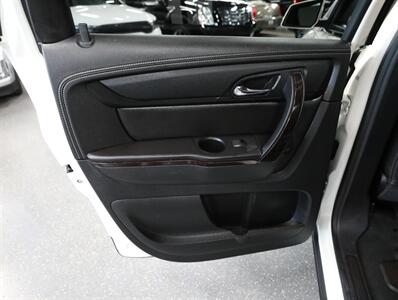 2015 Chevrolet Traverse LTZ AWD - Photo 28 - Addison, IL 60101