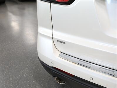 2015 Chevrolet Traverse LTZ AWD - Photo 12 - Addison, IL 60101