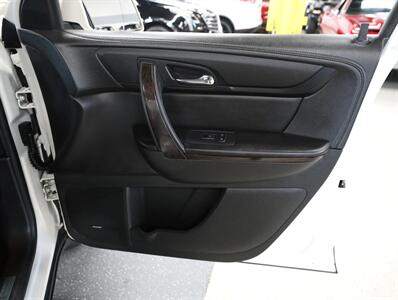 2015 Chevrolet Traverse LTZ AWD - Photo 17 - Addison, IL 60101