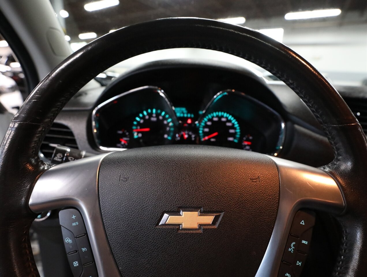 2015 Chevrolet Traverse LTZ AWD - Photo 45 - Addison, IL 60101