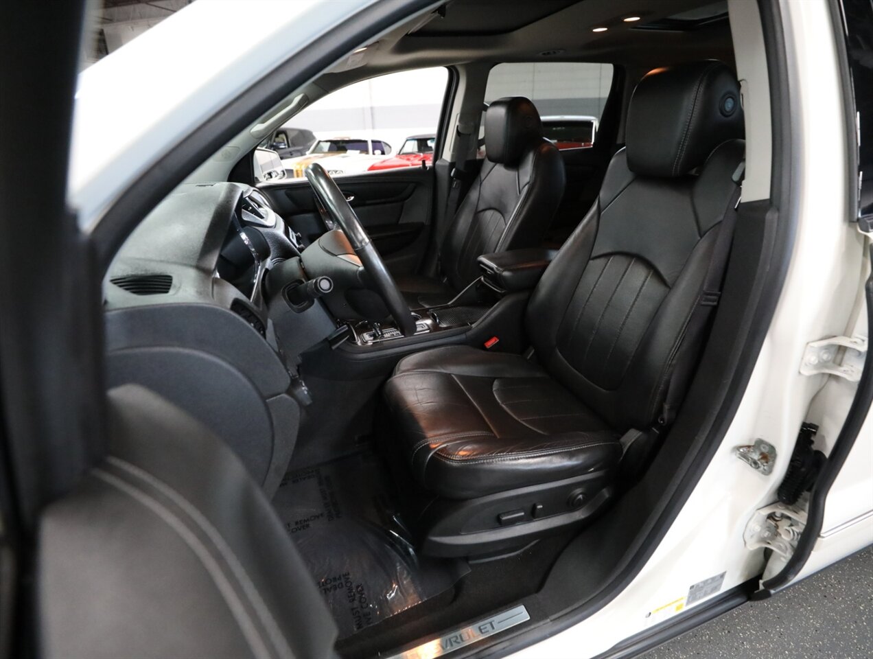2015 Chevrolet Traverse LTZ AWD - Photo 36 - Addison, IL 60101