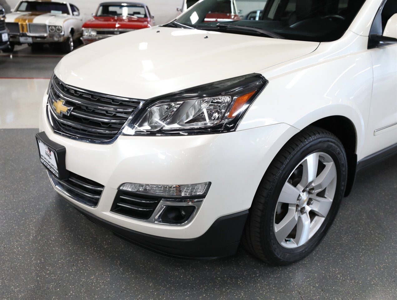 2015 Chevrolet Traverse LTZ AWD - Photo 3 - Addison, IL 60101