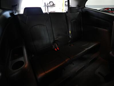 2015 Chevrolet Traverse LTZ AWD - Photo 23 - Addison, IL 60101