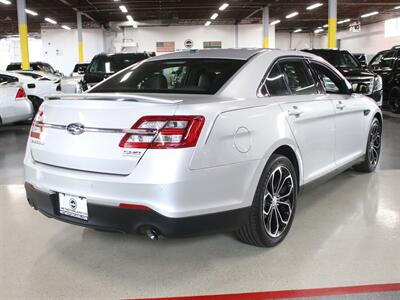 2019 Ford Taurus SHO AWD   - Photo 10 - Addison, IL 60101