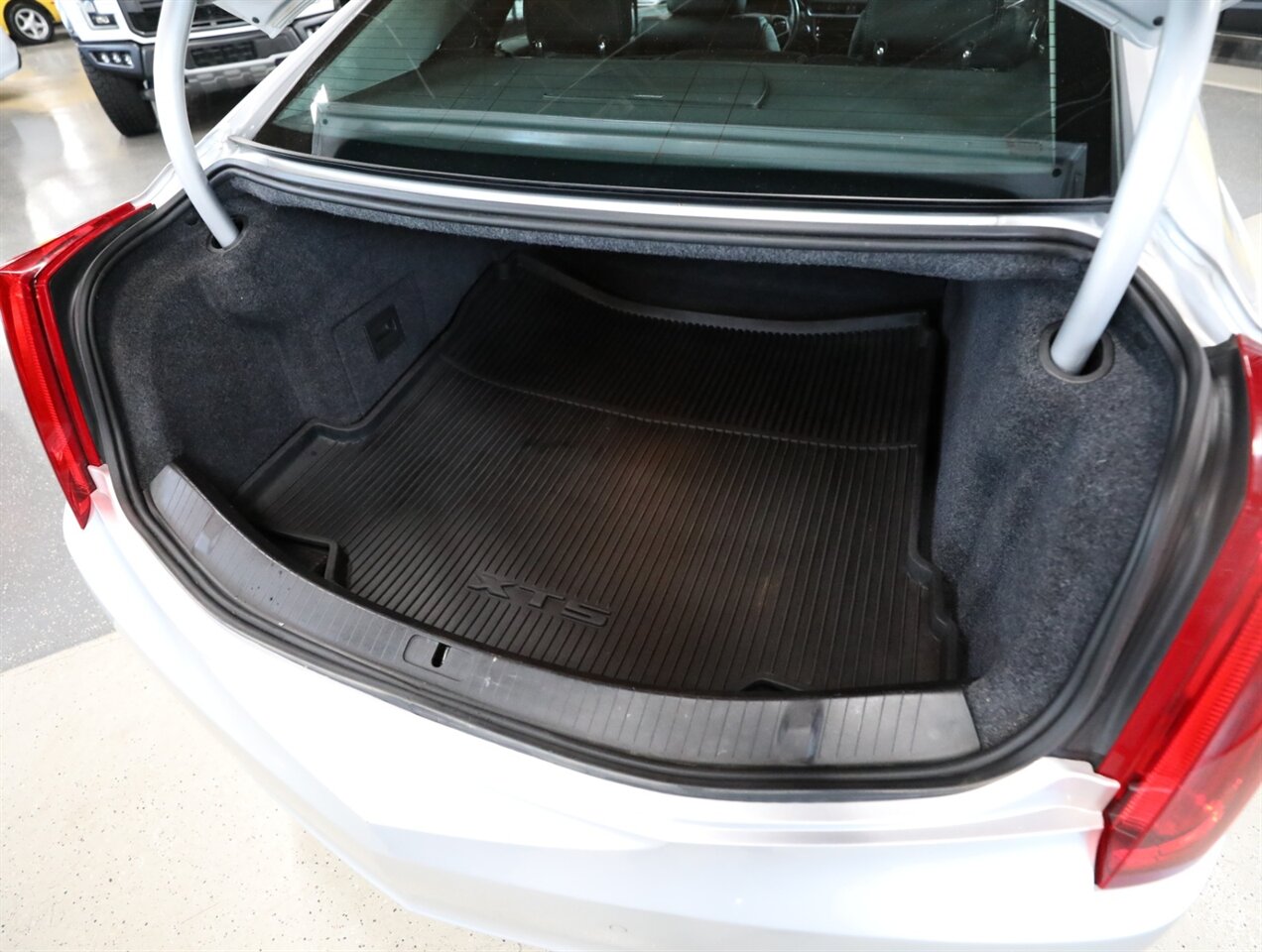 2016 Cadillac XTS Luxury - Photo 22 - Addison, IL 60101