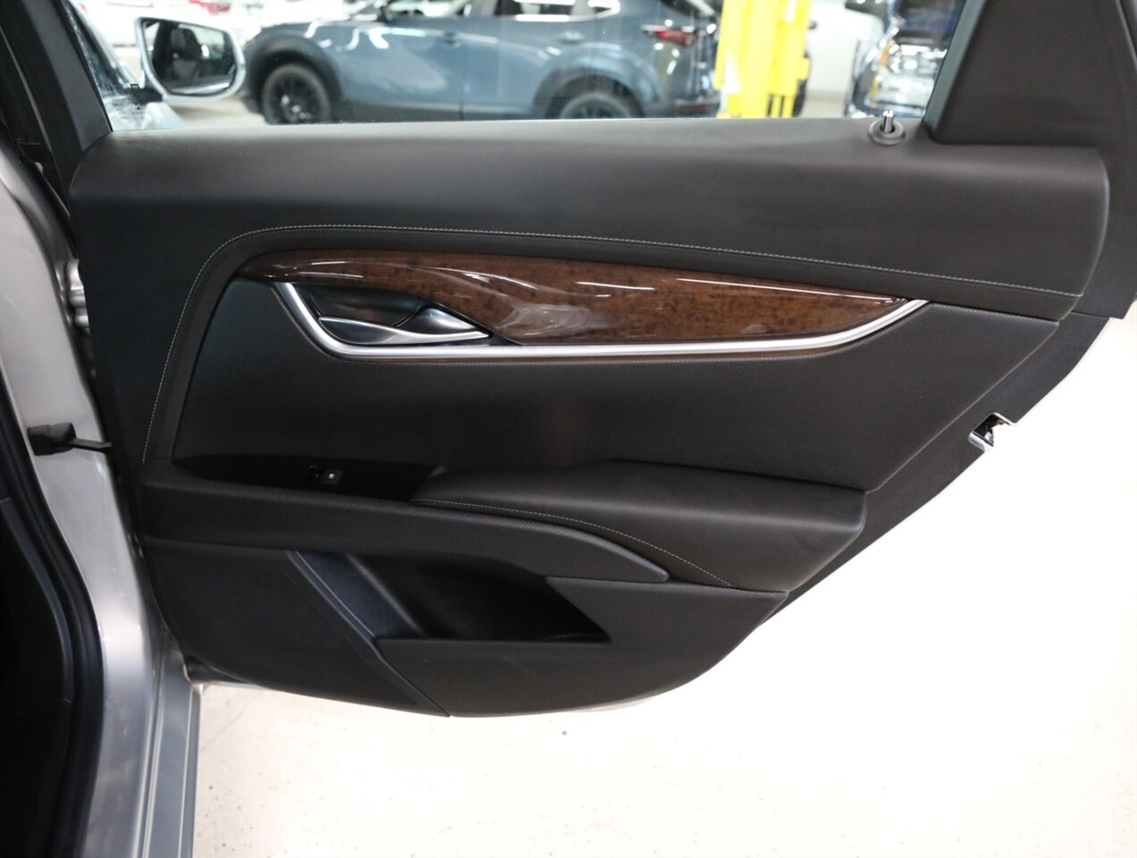 2016 Cadillac XTS Luxury - Photo 19 - Addison, IL 60101