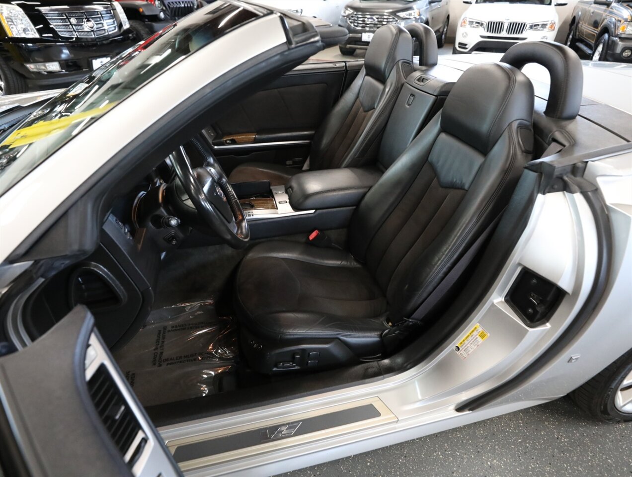 2006 Cadillac XLR-V - Photo 27 - Addison, IL 60101