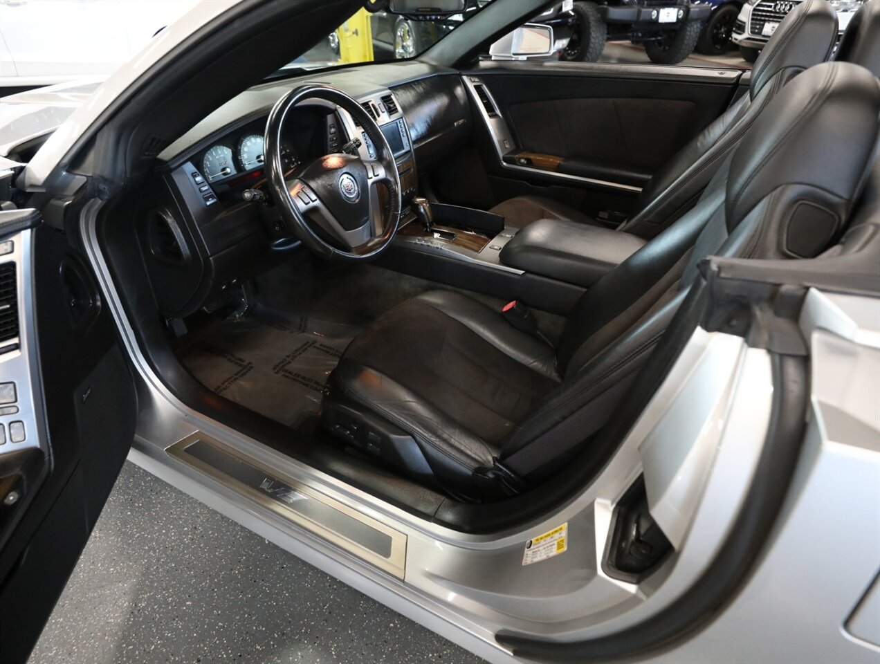 2006 Cadillac XLR-V - Photo 26 - Addison, IL 60101