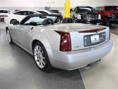 2006 Cadillac XLR-V   - Photo 15 - Addison, IL 60101