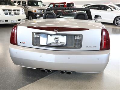 2006 Cadillac XLR-V   - Photo 11 - Addison, IL 60101