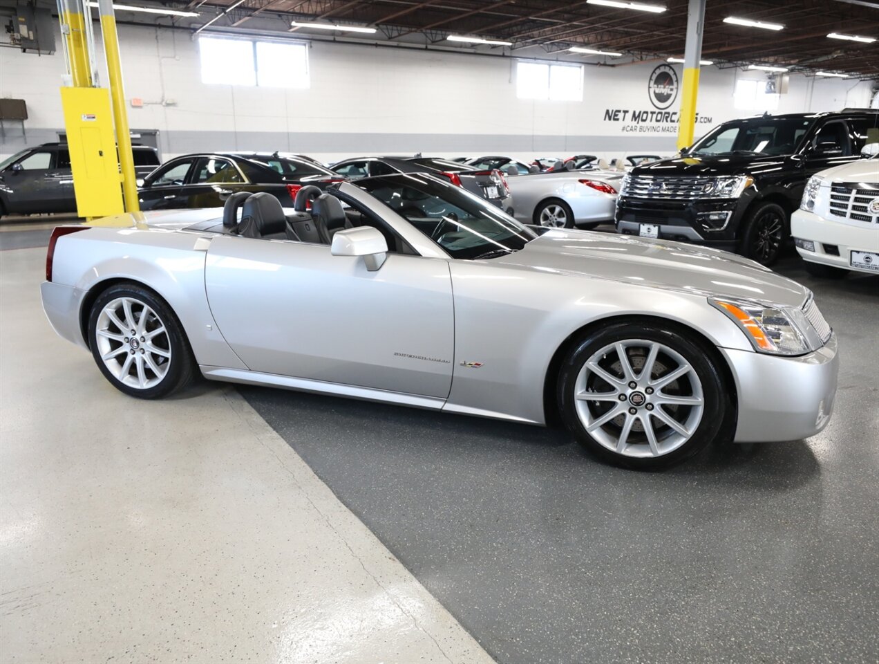 2006 Cadillac XLR-V - Photo 8 - Addison, IL 60101