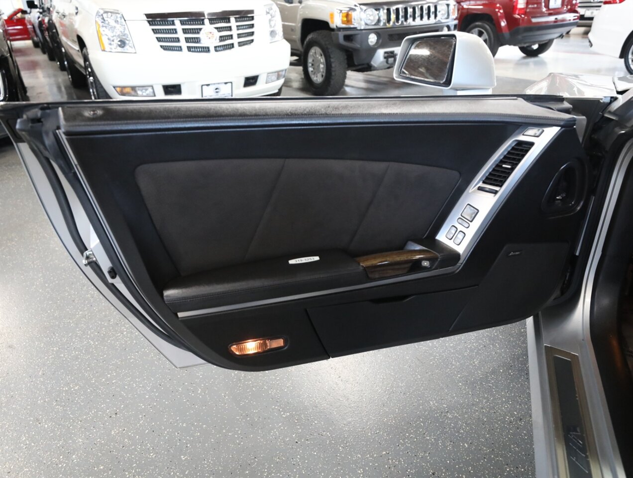 2006 Cadillac XLR-V - Photo 24 - Addison, IL 60101