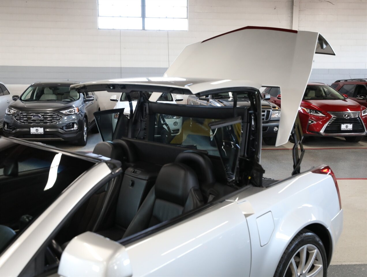2006 Cadillac XLR-V - Photo 42 - Addison, IL 60101