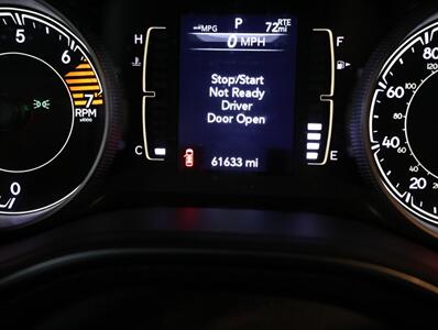 2019 Jeep Cherokee Latitude Plus 4WD   - Photo 39 - Addison, IL 60101