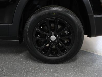 2019 Jeep Cherokee Latitude Plus 4WD   - Photo 41 - Addison, IL 60101