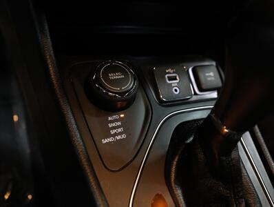 2019 Jeep Cherokee Latitude Plus 4WD   - Photo 31 - Addison, IL 60101