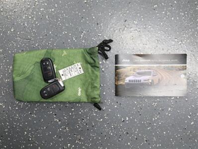 2019 Jeep Cherokee Latitude Plus 4WD   - Photo 48 - Addison, IL 60101