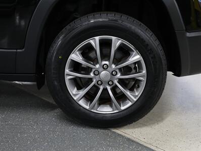 2019 Jeep Cherokee Latitude Plus 4WD   - Photo 41 - Addison, IL 60101