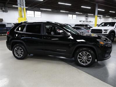 2019 Jeep Cherokee Latitude Plus 4WD   - Photo 8 - Addison, IL 60101