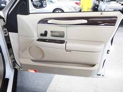 2007 Lincoln Town Car Signature - Photo 17 - Addison, IL 60101