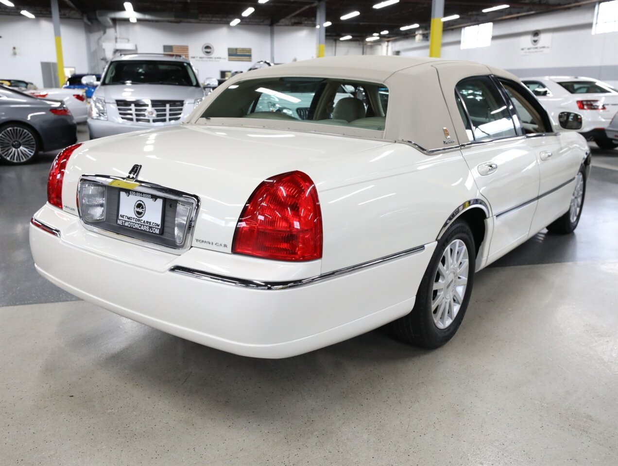 2007 Lincoln Town Car Signature - Photo 11 - Addison, IL 60101