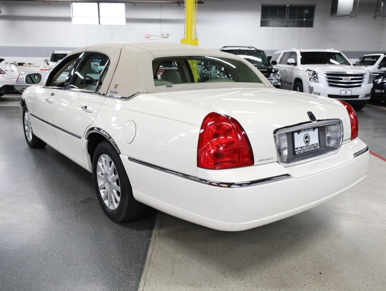 2007 Lincoln Town Car Signature - Photo 14 - Addison, IL 60101