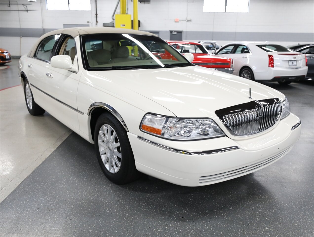 2007 Lincoln Town Car Signature - Photo 7 - Addison, IL 60101
