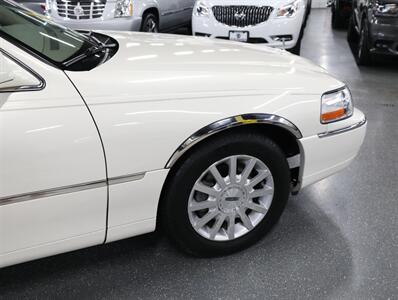 2007 Lincoln Town Car Signature - Photo 8 - Addison, IL 60101